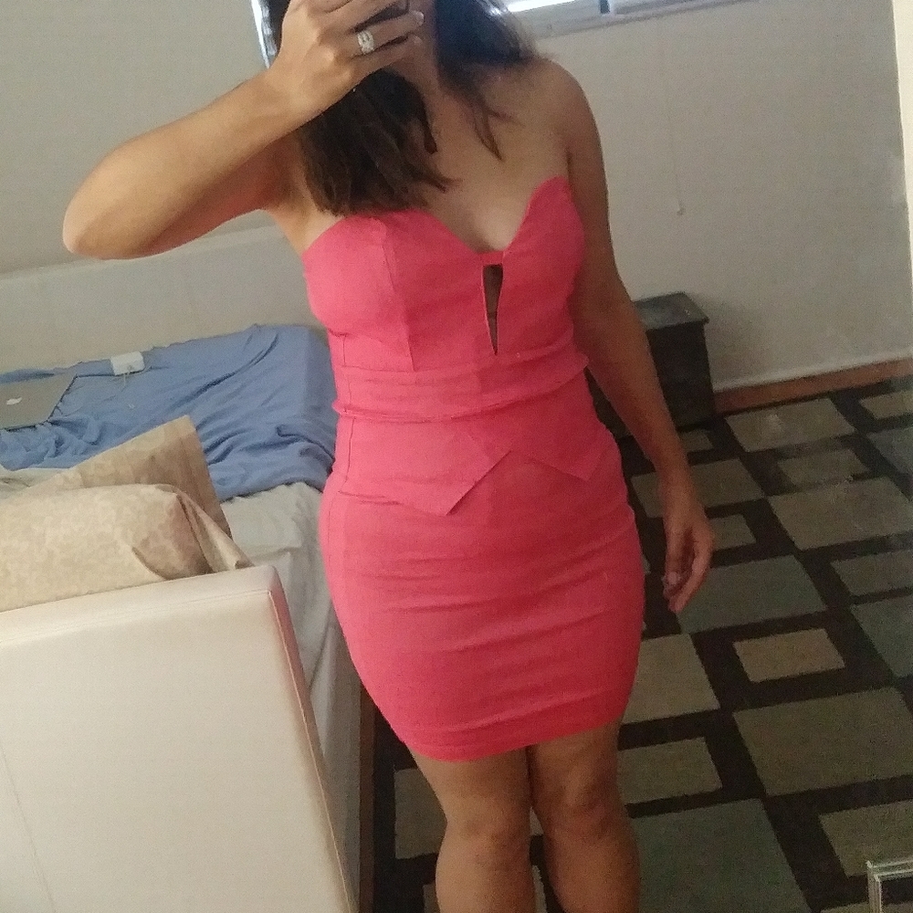 Pink Body Con Dress - Picture 2 of 3